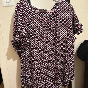 Lane Bryant short sleeve size 28 blouse pink/white/black design